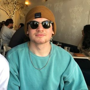 Meet your Posher, Max